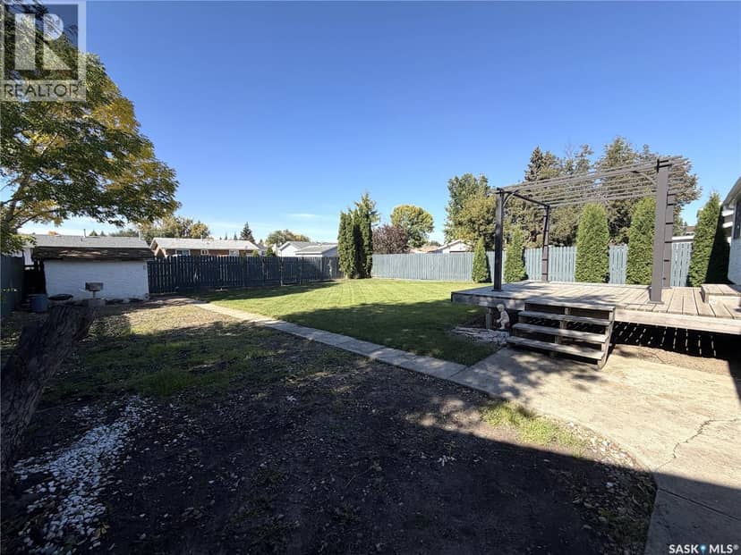 11033 Martin CRESCENT — photo 23 of 36