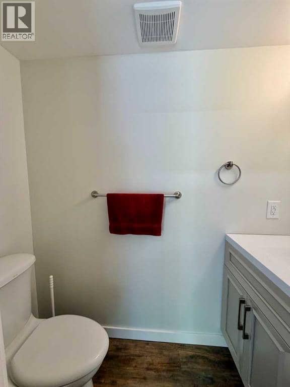 18B,  10042 township road 422 — photo 9 of 28