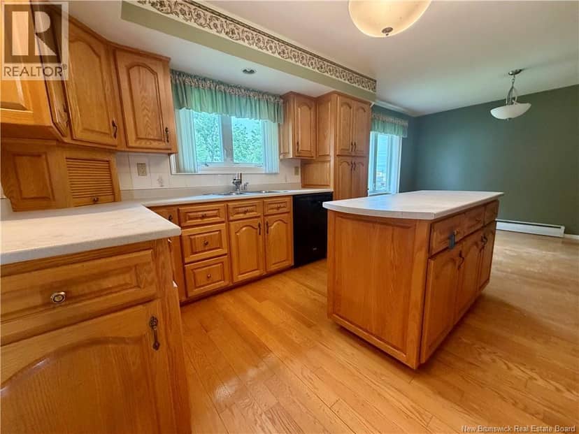 88 Watson Avenue — photo 4 of 21