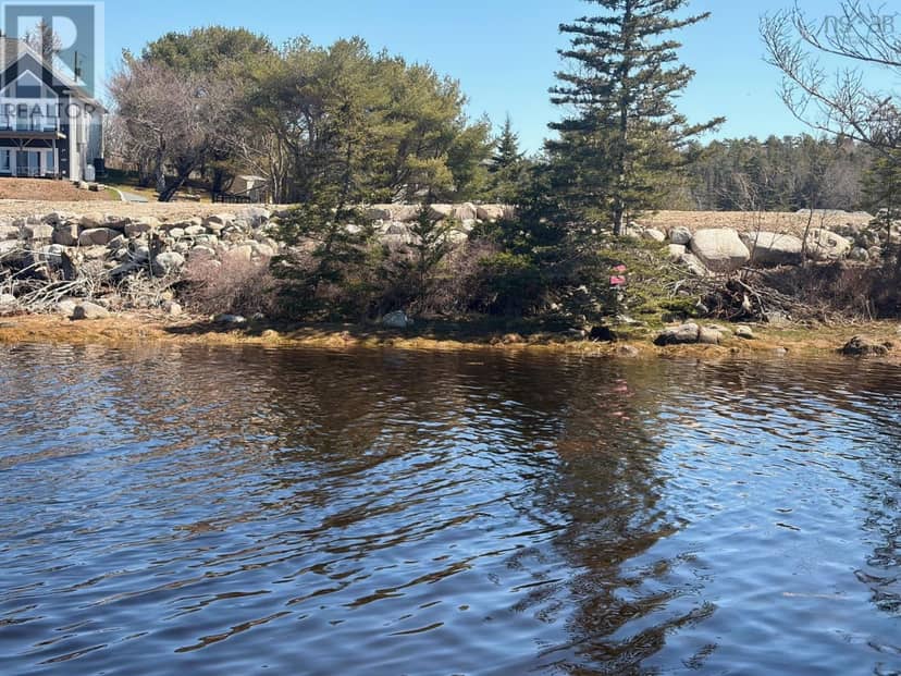 42 Whynachts Point Road — photo 2 of 19
