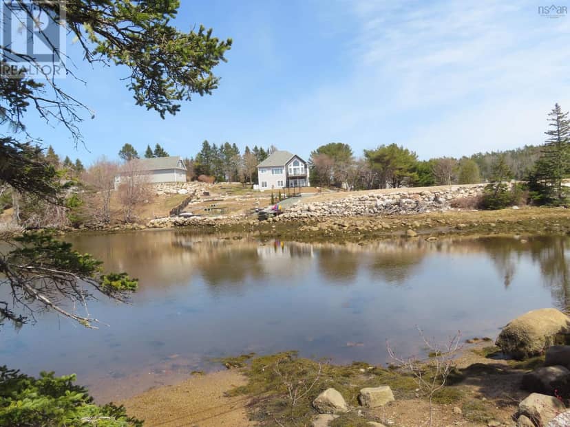 42 Whynachts Point Road — photo 5 of 19