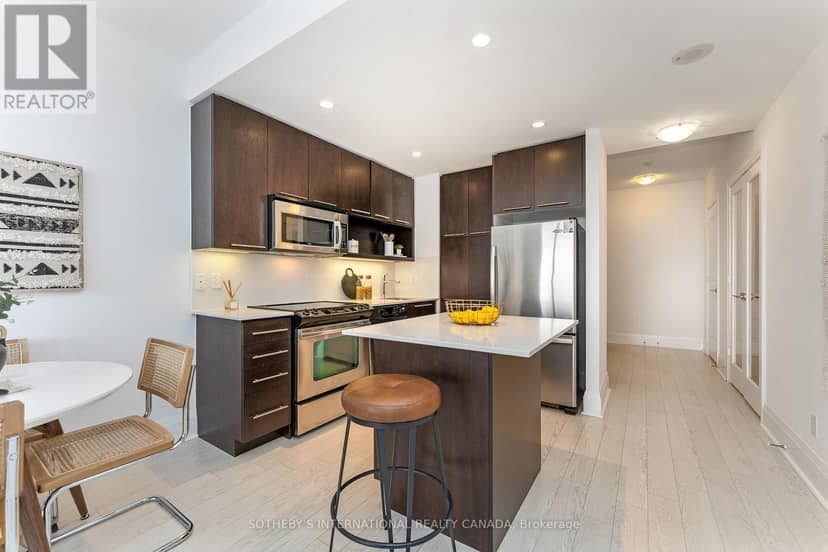 824 - 100 Harrison Garden Boulevard — photo 5 of 26