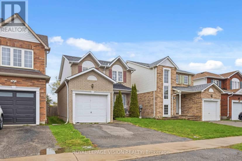 1815 Dalhousie Crescent — photo 1 of 28