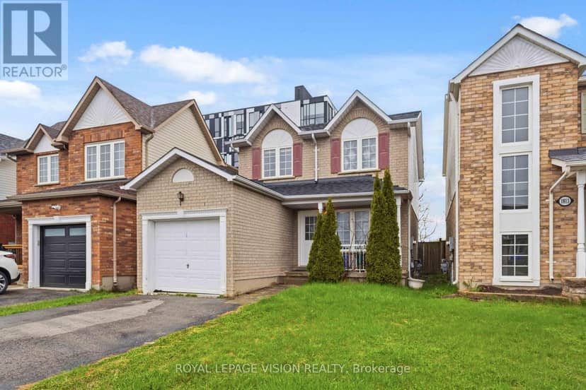 1815 Dalhousie Crescent — photo 2 of 28