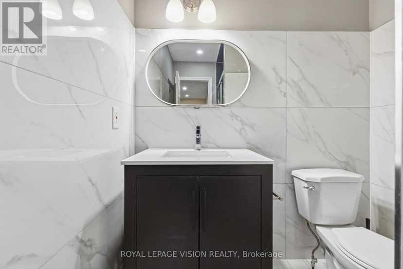 1815 Dalhousie Crescent — photo 7 of 28