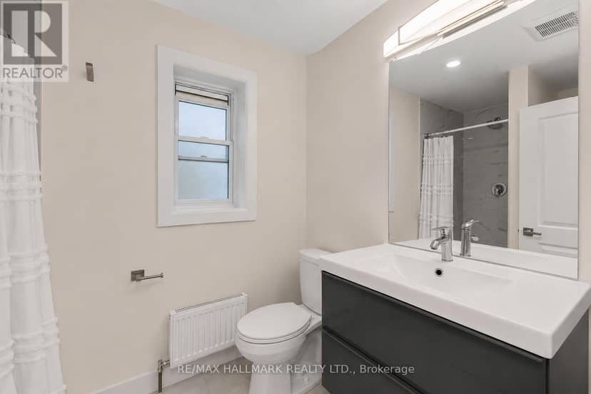 8 Davies Crescent — photo 15 of 40