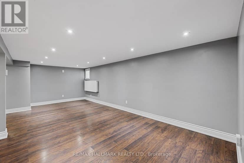 8 Davies Crescent — photo 20 of 40