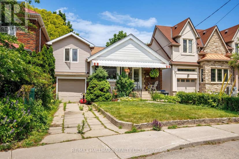 8 Davies Crescent — photo 38 of 40