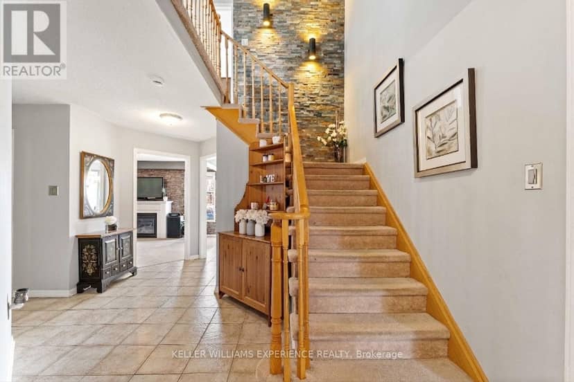 39 Stonemount Crescent — photo 7 of 40