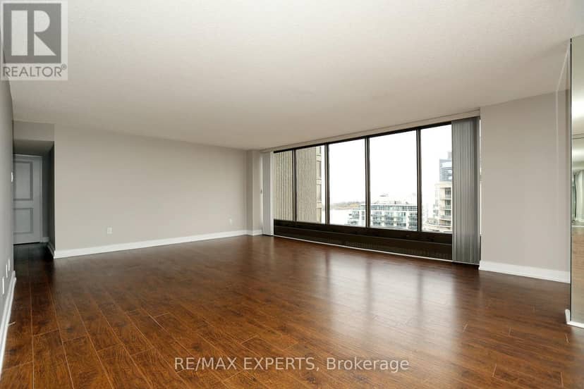 1609 - 2045 Lake Shore Boulevard — photo 19 of 40