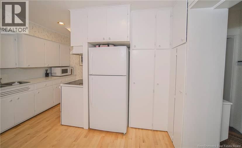 320 University Avenue — photo 19 of 40