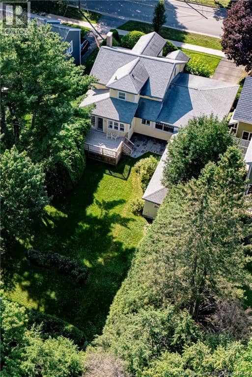 320 University Avenue — photo 4 of 40