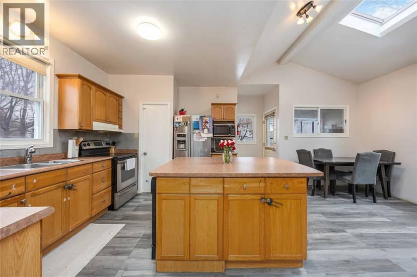 260 MITTON STREET South — photo 5 of 20