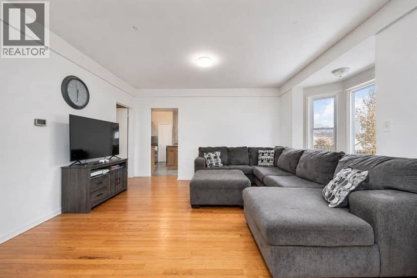 260 MITTON STREET South — photo 4 of 20