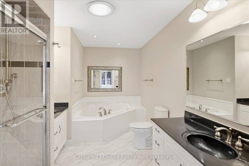 611 - 1742 Ravenwood Drive — photo 19 of 40