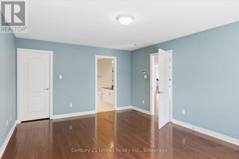 611 - 1742 Ravenwood Drive — photo 18 of 40