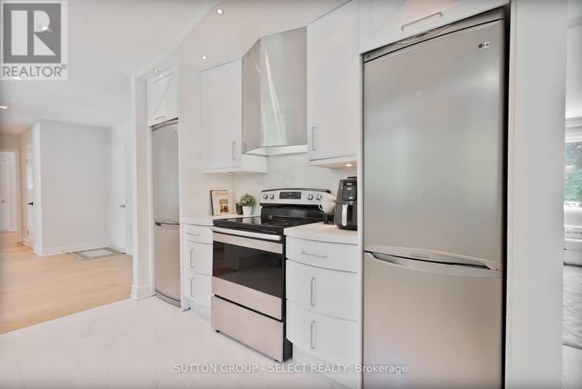 9 Ullswater Crescent — photo 10 of 40
