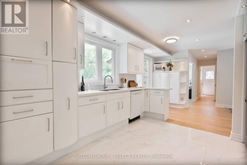 9 Ullswater Crescent — photo 11 of 40