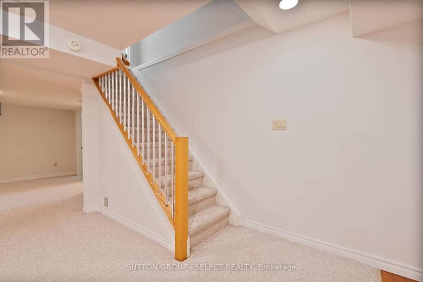 9 Ullswater Crescent — photo 31 of 40