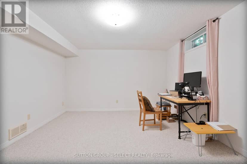 9 Ullswater Crescent — photo 33 of 40