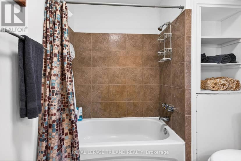 1223 Sunningdale Road E — photo 12 of 32
