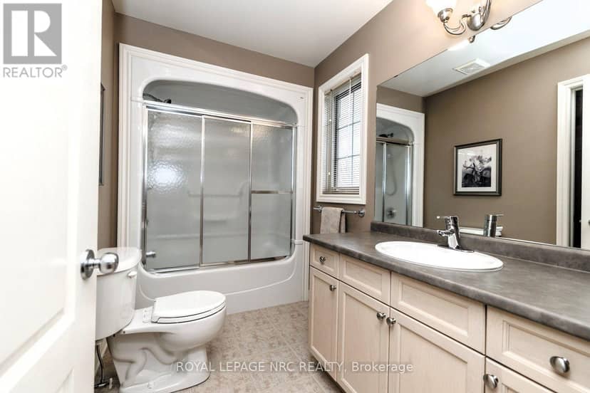 8394 Greenfield Crescent — photo 30 of 40
