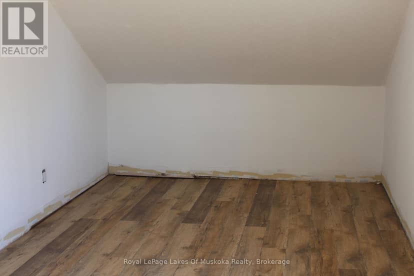 23 Bridge Street, Lake of Bays, photo 4