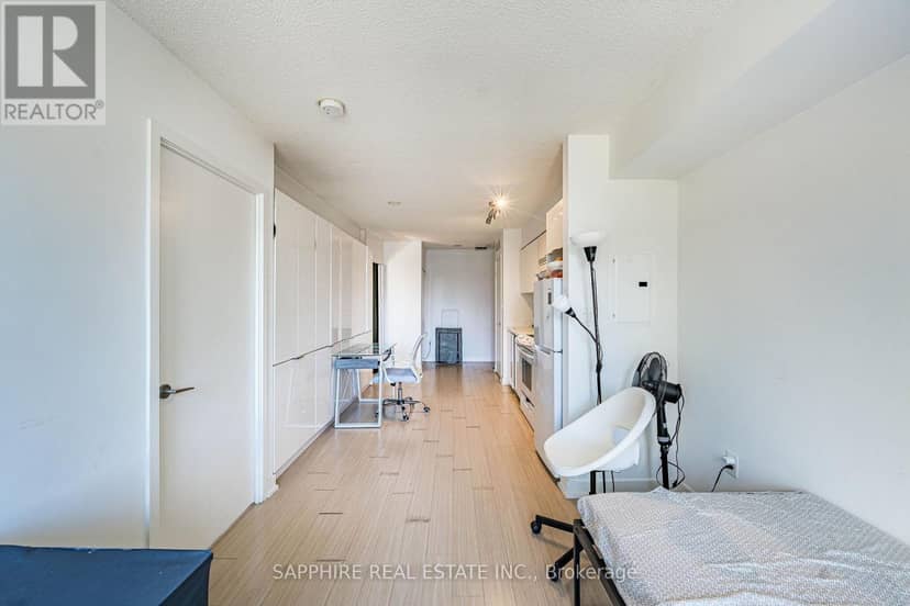 541 - 15 Iceboat Terrace — photo 17 of 33