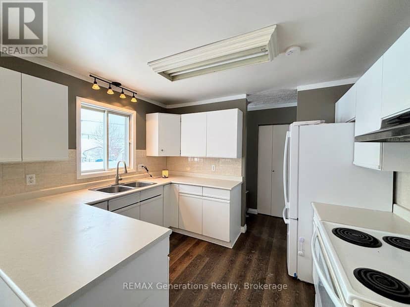 31 Brooks Street, Manitouwadge, photo 7