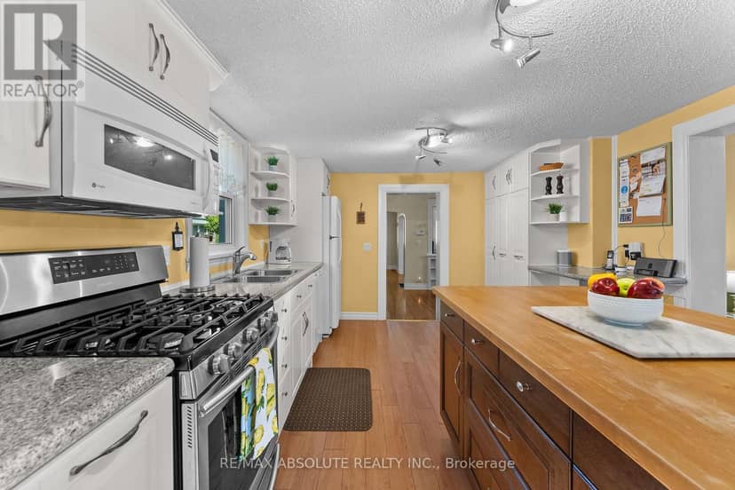 150 McGonigal Street W — photo 17 of 40
