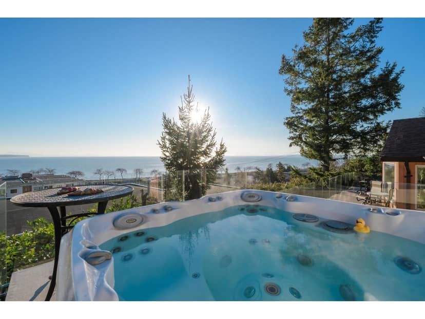 14810 Prospect Avenue, White Rock, photo 3