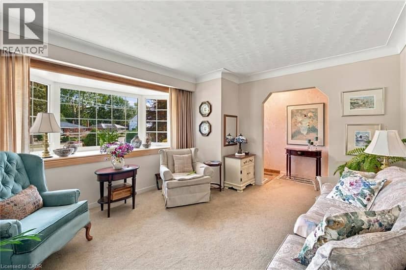 509 WALNUT Crescent — photo 11 of 40