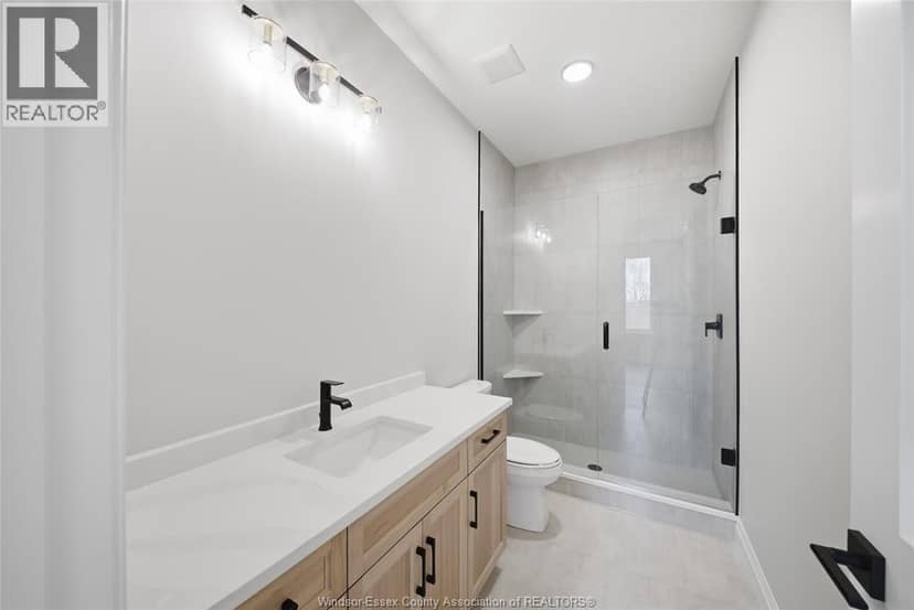 447 Caserta Crescent — photo 11 of 14
