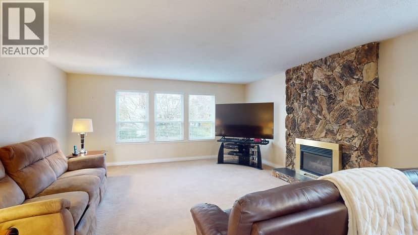 197 WARRICK STREET, Coquitlam, photo 2
