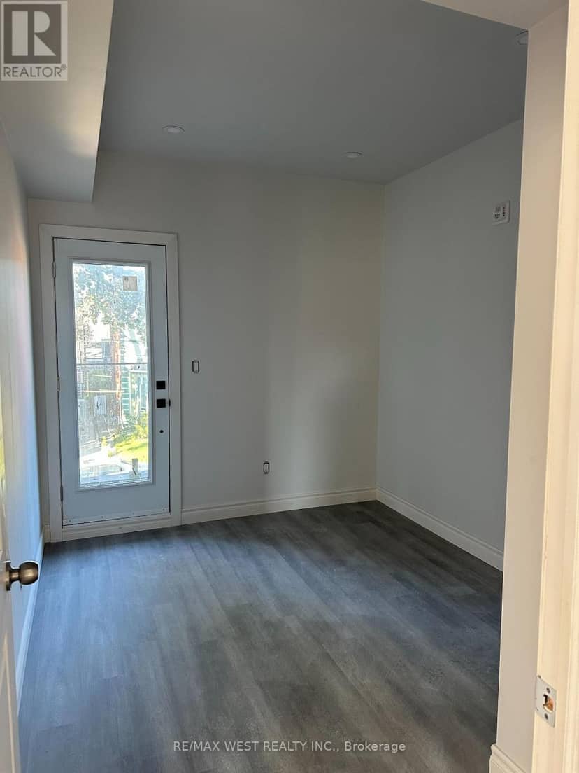 145 Dovercourt Road — photo 11 of 23