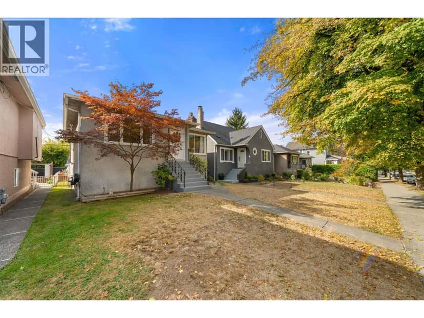 2554 Adanac Street, Vancouver, photo 2
