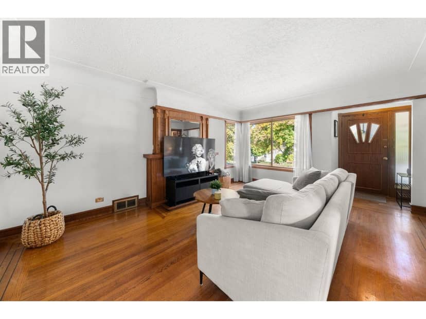 2554 Adanac Street, Vancouver, photo 4
