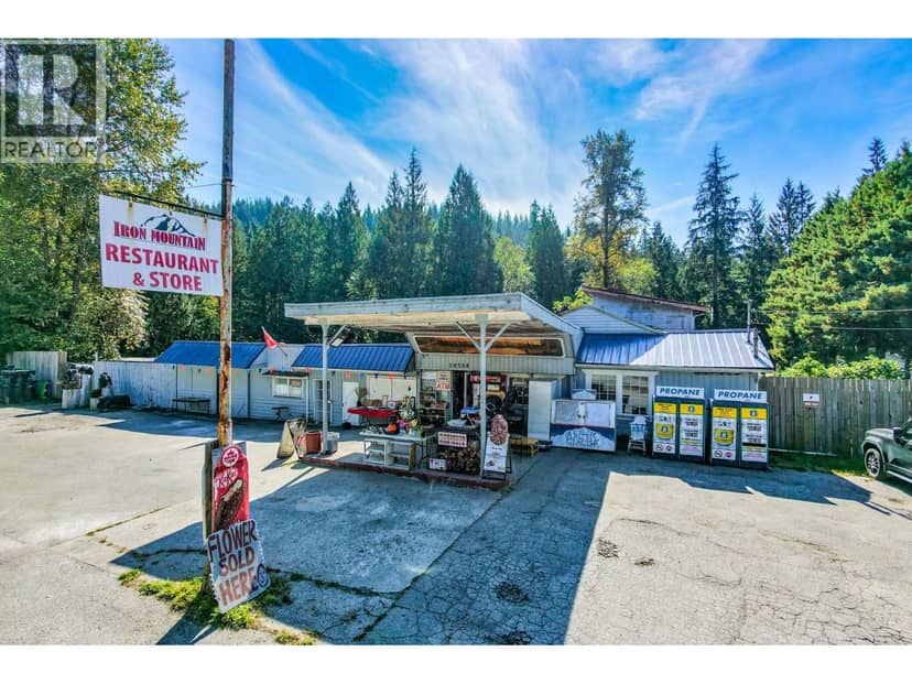 28568-28588 DEWDNEY TRUNK ROAD, Maple Ridge, photo 2