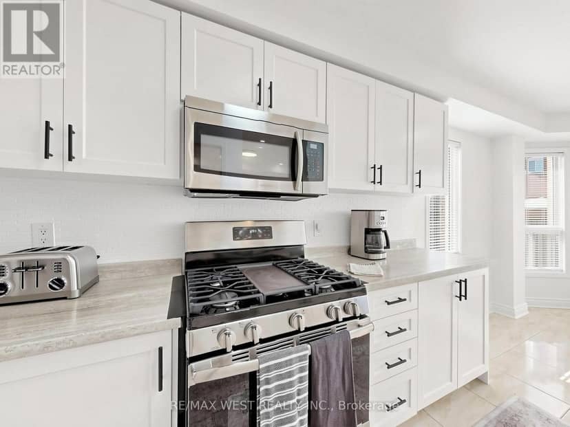 63 Echo Ridge Crescent — photo 14 of 40