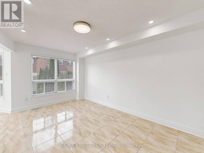 63 Echo Ridge Crescent — photo 7 of 40