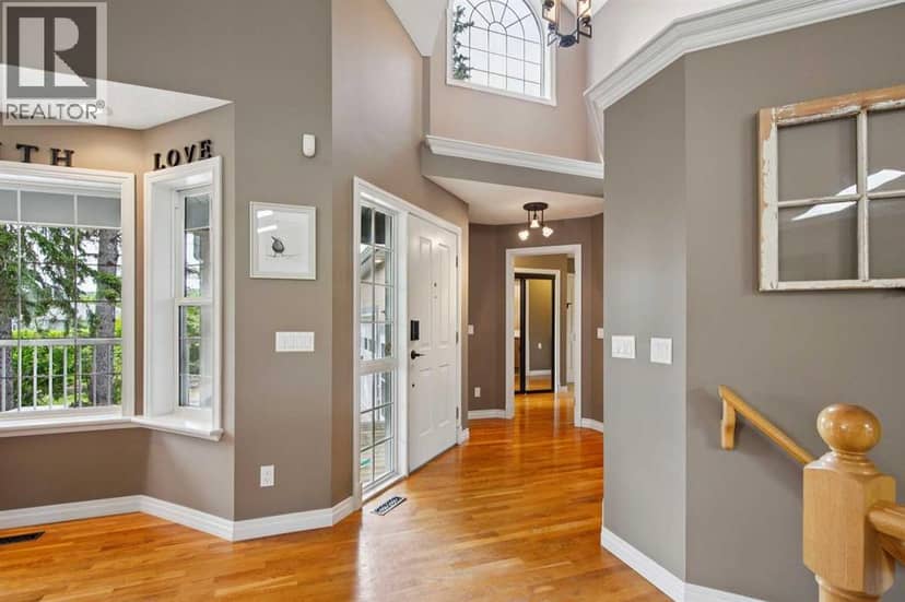 8816 48 Avenue, Calgary, photo 2