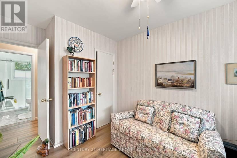 509 Walnut Crescent — photo 21 of 40