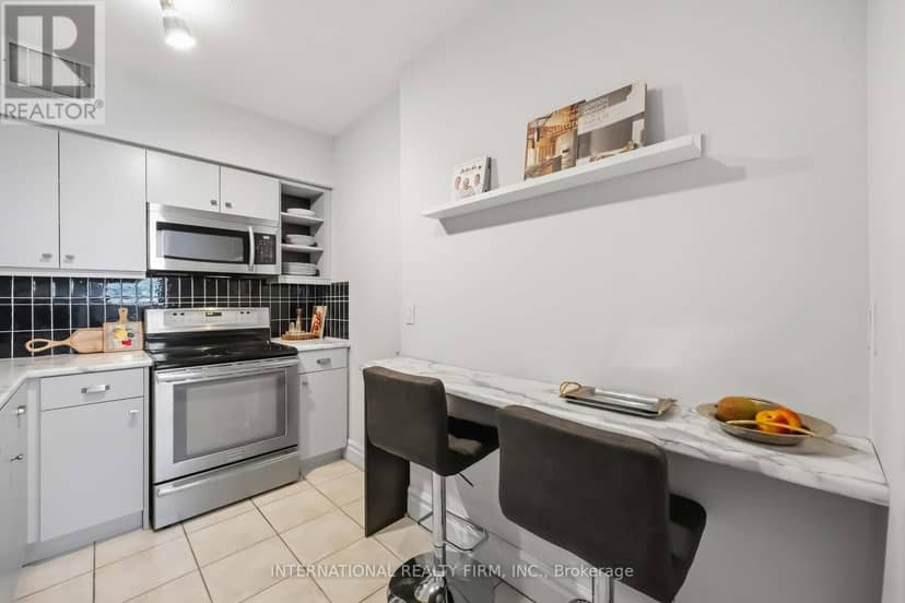 101 - 151 La Rose Avenue E, Toronto, photo 7