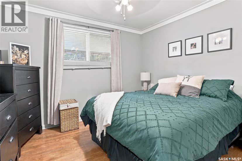 2518 Ewart AVENUE — photo 19 of 40