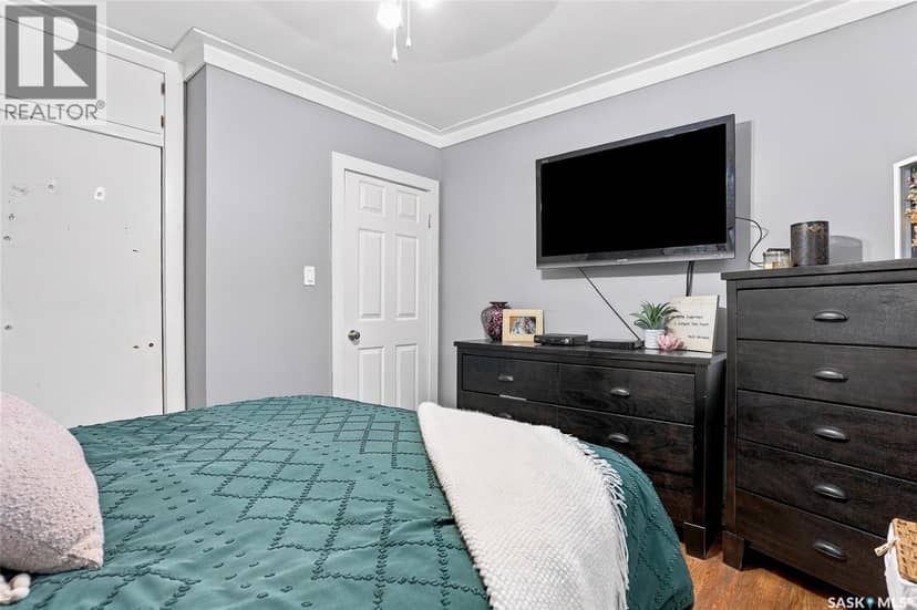2518 Ewart AVENUE — photo 20 of 40
