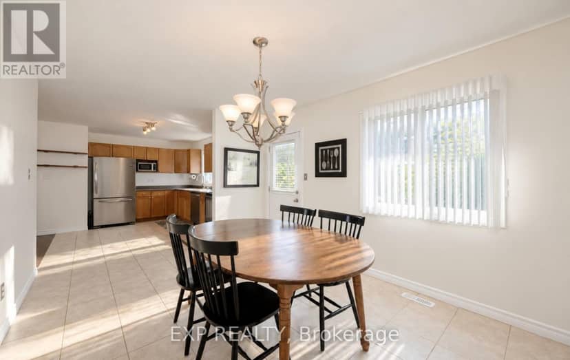 65 Kerr Crescent — photo 11 of 35