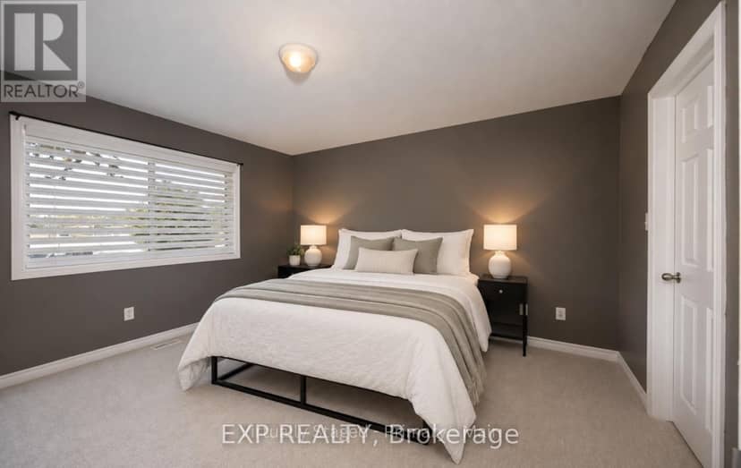 65 Kerr Crescent — photo 16 of 35