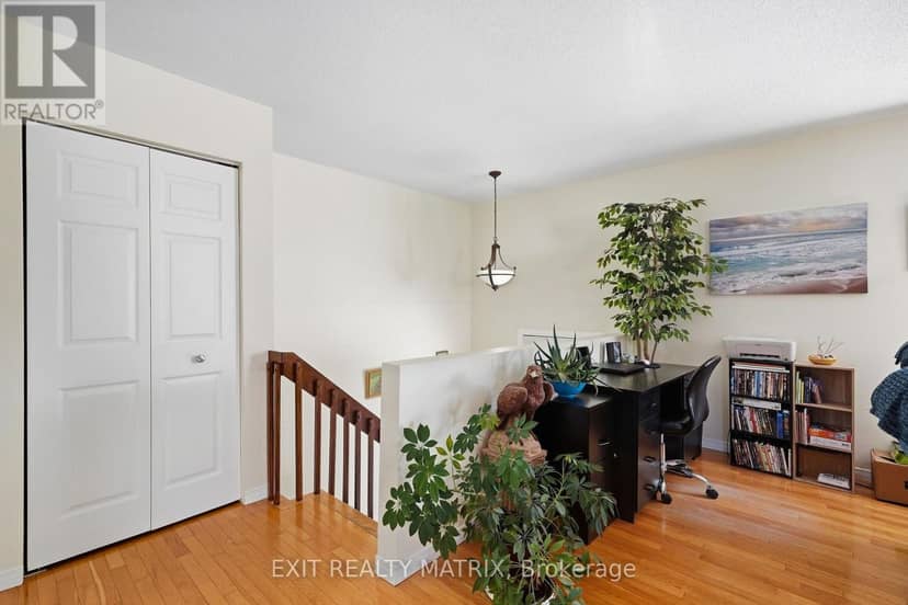 1631 Lansdowne Street — photo 5 of 37