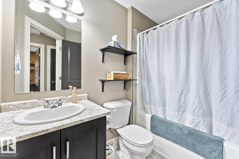 5705 49 ST — photo 18 of 36