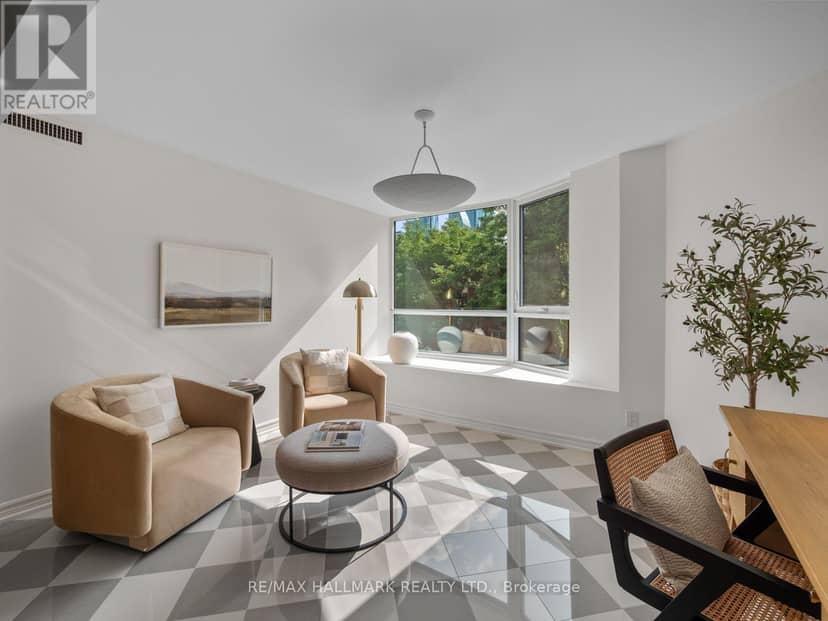 305 - 25 George Street — photo 19 of 40